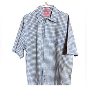 VGUC short sleeve dress shirt. Size Medium.   51M